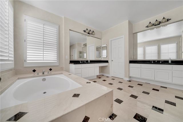 33 Arbusto, Irvine, CA 92606