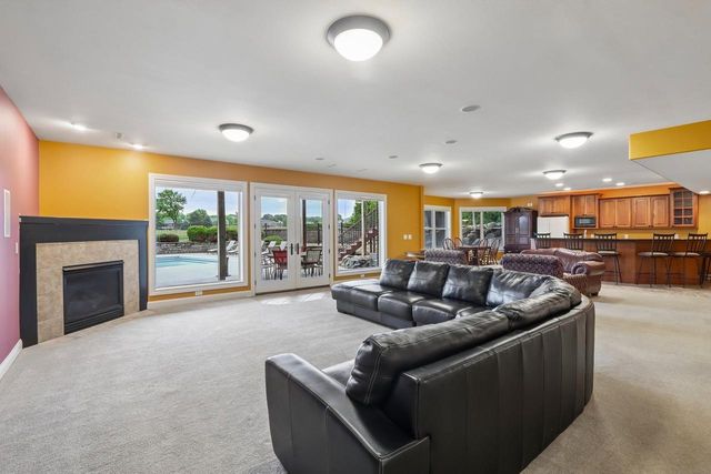25 Turnwood Circle, Verona, WI 53593
