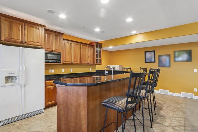 25 Turnwood Circle, Verona, WI 53593