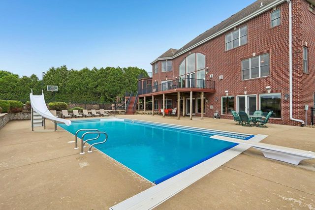 25 Turnwood Circle, Verona, WI 53593