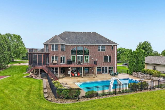 25 Turnwood Circle, Verona, WI 53593