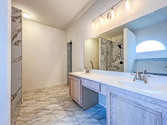 7912 Hidden Path Lane, Denton, TX 76210