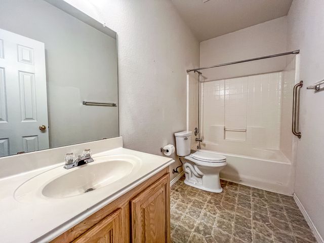 7912 Hidden Path Lane, Denton, TX 76210