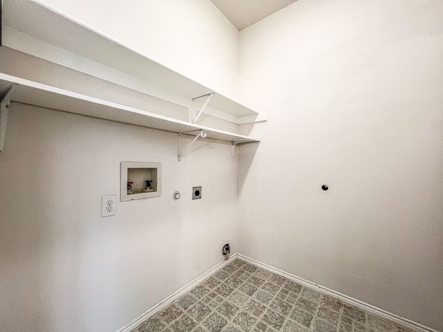 7912 Hidden Path Lane, Denton, TX 76210