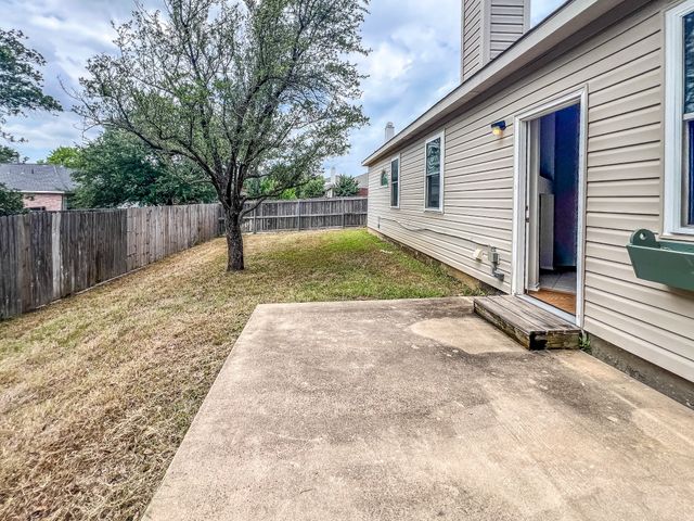 7912 Hidden Path Lane, Denton, TX 76210