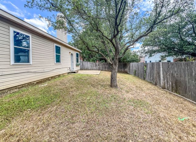 7912 Hidden Path Lane, Denton, TX 76210