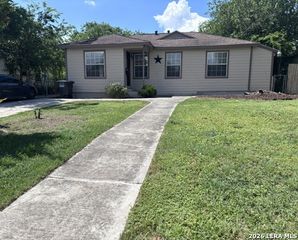 2718 W CRAIG PL, San Antonio, TX 78228