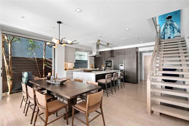 304 S Bay Front, Newport Beach, CA 92662