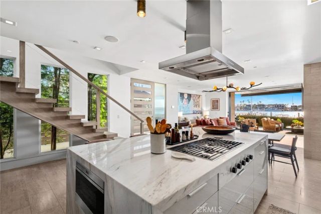 304 S Bay Front, Newport Beach, CA 92662