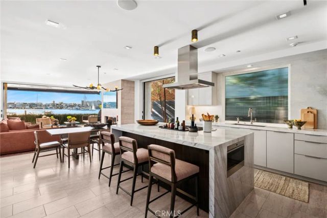304 S Bay Front, Newport Beach, CA 92662