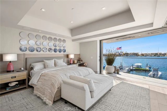 304 S Bay Front, Newport Beach, CA 92662
