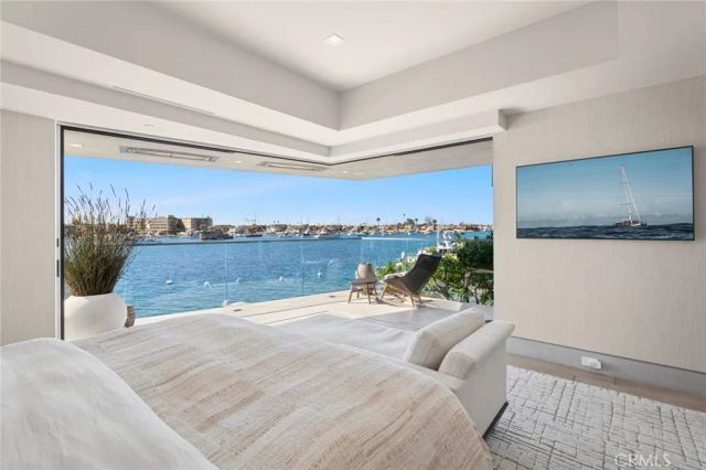 304 S Bay Front, Newport Beach, CA 92662