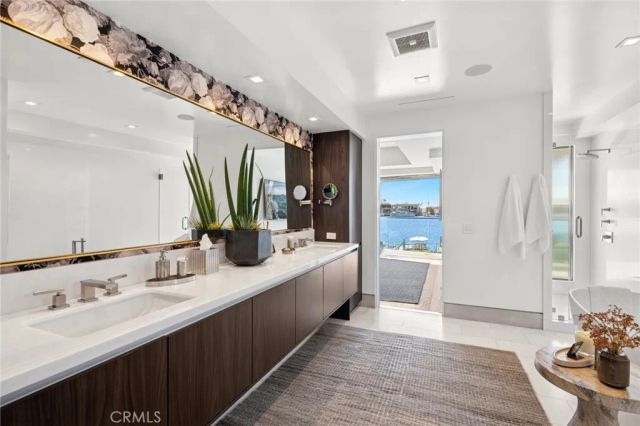 304 S Bay Front, Newport Beach, CA 92662