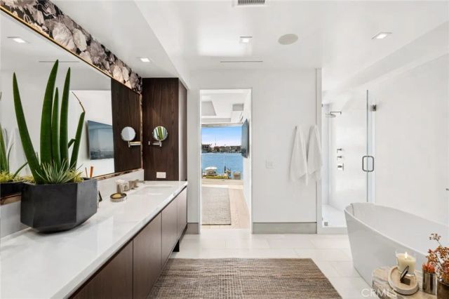 304 S Bay Front, Newport Beach, CA 92662