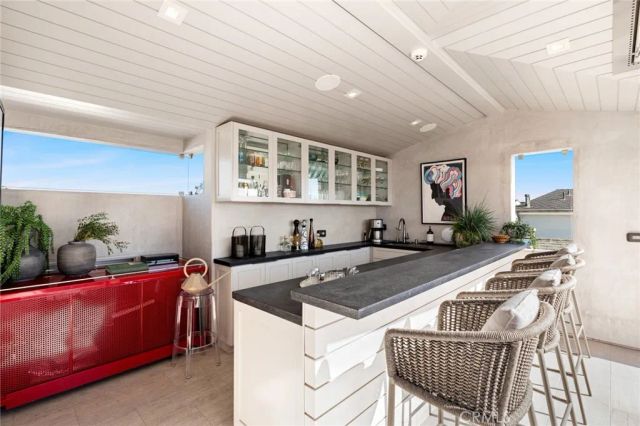 304 S Bay Front, Newport Beach, CA 92662