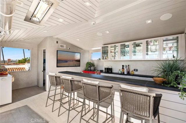 304 S Bay Front, Newport Beach, CA 92662