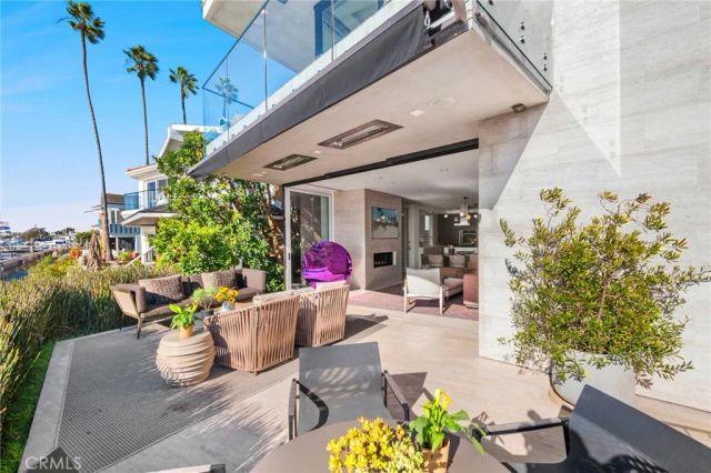 304 S Bay Front, Newport Beach, CA 92662