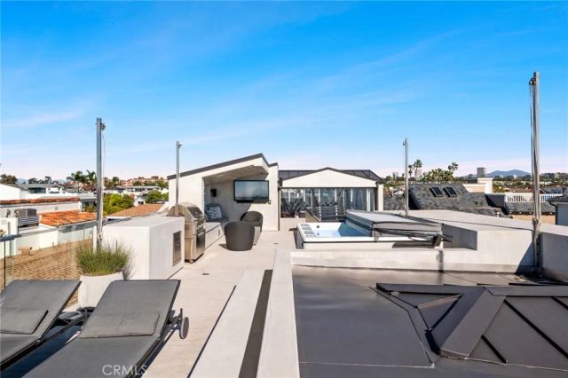 304 S Bay Front, Newport Beach, CA 92662