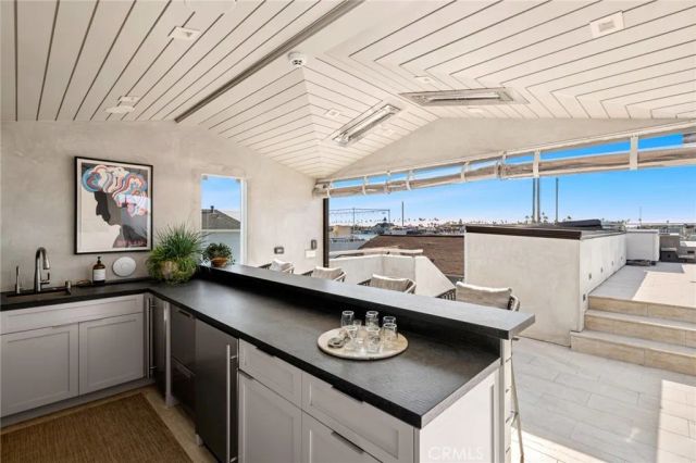 304 S Bay Front, Newport Beach, CA 92662