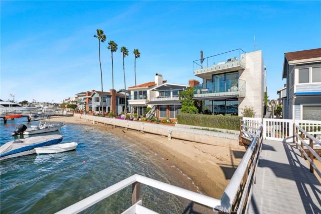 304 S Bay Front, Newport Beach, CA 92662