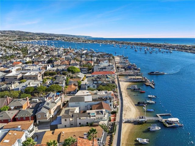 304 S Bay Front, Newport Beach, CA 92662