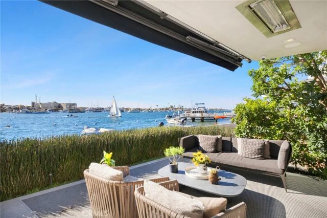 304 S Bay Front, Newport Beach, CA 92662