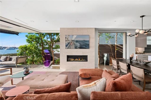 304 S Bay Front, Newport Beach, CA 92662