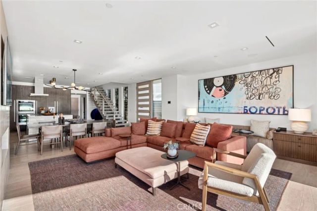 304 S Bay Front, Newport Beach, CA 92662