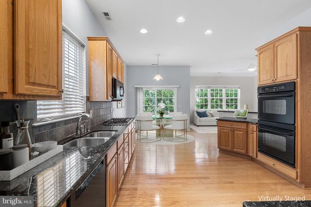 3 SALEM ST, Plainsboro, NJ 08536