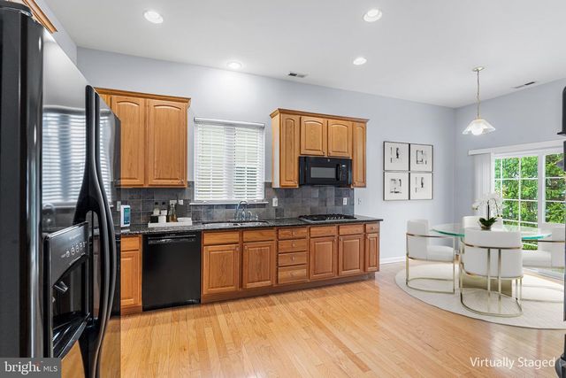 3 SALEM ST, Plainsboro, NJ 08536
