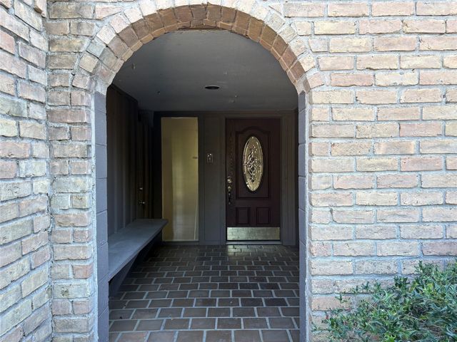 18210 Bal Harbour Drive, Nassau Bay, TX 77058