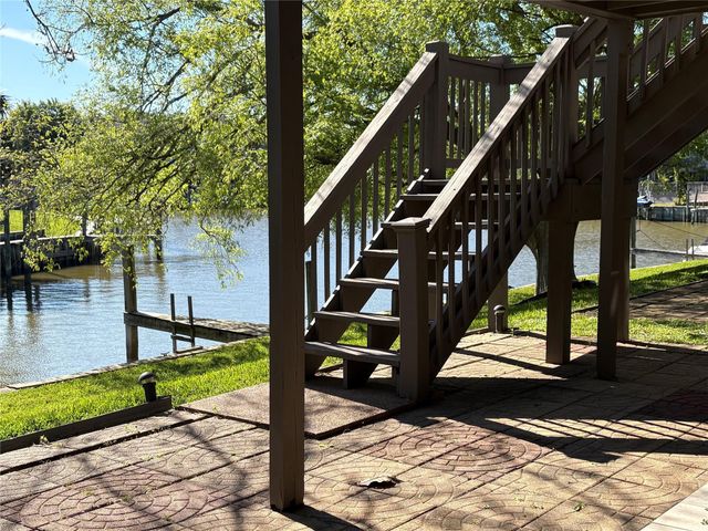 18210 Bal Harbour Drive, Nassau Bay, TX 77058