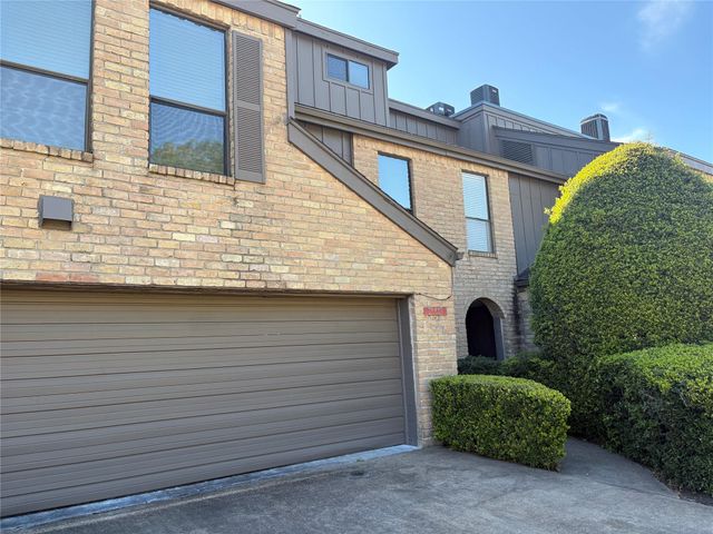 18210 Bal Harbour Drive, Nassau Bay, TX 77058