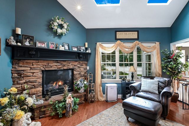 50 Craven Ct, Taunton, MA 02780