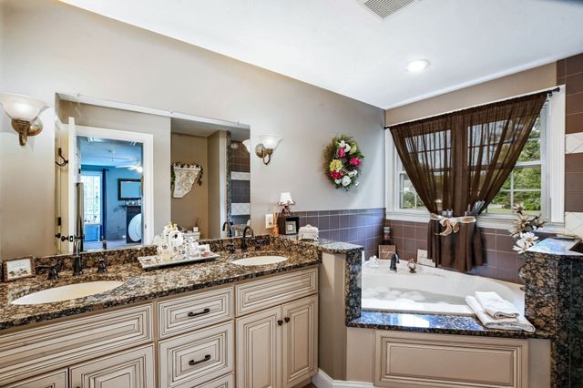 50 Craven Ct, Taunton, MA 02780