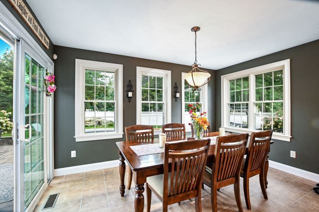 50 Craven Ct, Taunton, MA 02780