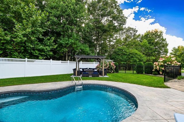 50 Craven Ct, Taunton, MA 02780