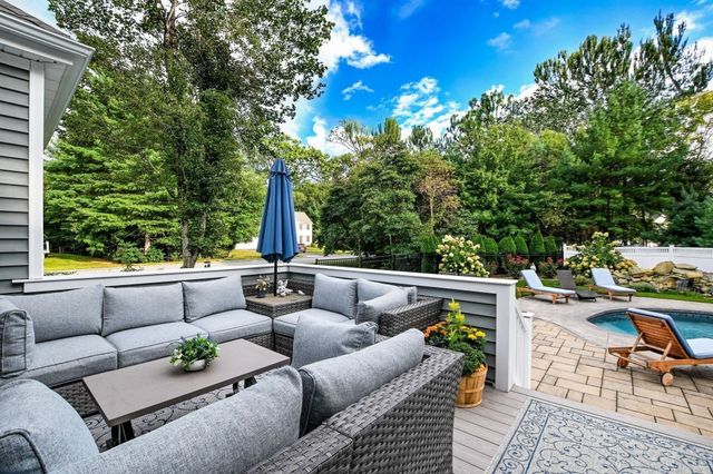 50 Craven Ct, Taunton, MA 02780
