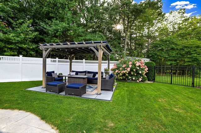 50 Craven Ct, Taunton, MA 02780
