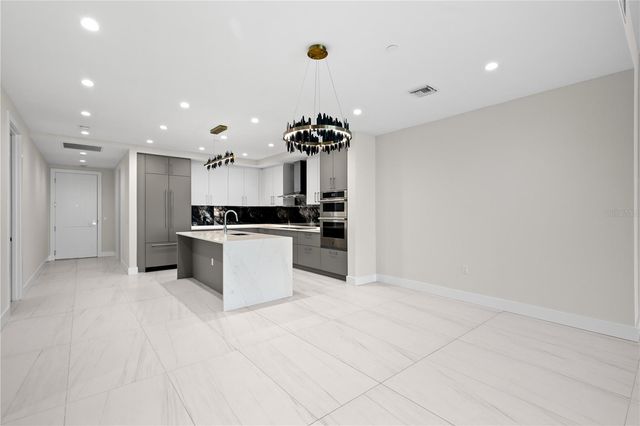275 1ST AVENUE S 2803, St Petersburg, FL 33701