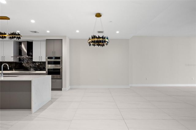275 1ST AVENUE S 2803, St Petersburg, FL 33701