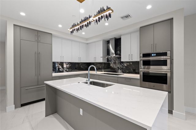 275 1ST AVENUE S 2803, St Petersburg, FL 33701