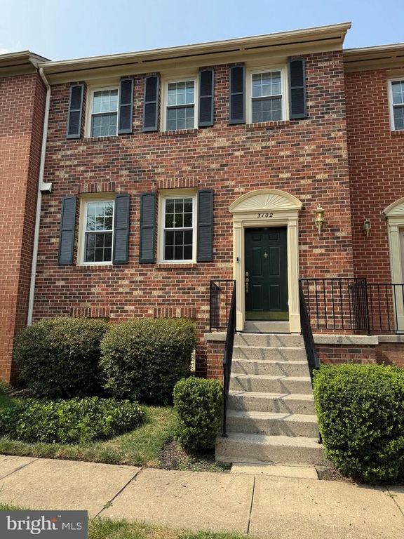 3102 BRADFORD WOOD CT, Oakton, VA 22124