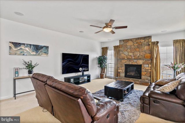 301 FONTANA CIR, Martinsburg, WV 25403