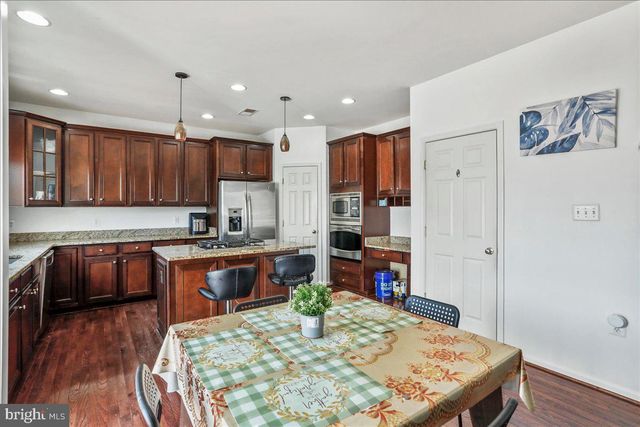 301 FONTANA CIR, Martinsburg, WV 25403