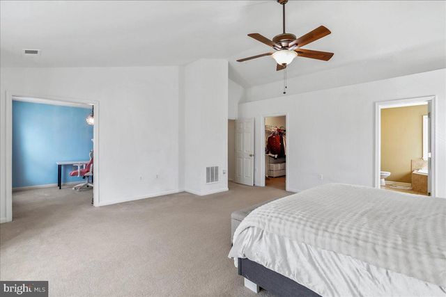 301 FONTANA CIR, Martinsburg, WV 25403