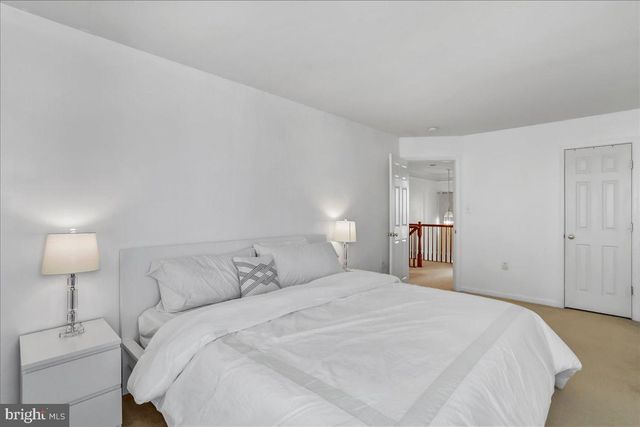 301 FONTANA CIR, Martinsburg, WV 25403