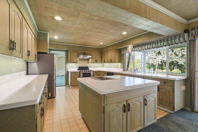 3433 S High Dr, Spokane, WA 99203