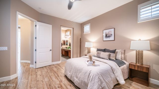 8449 E JENSEN Street, Mesa, AZ 85207