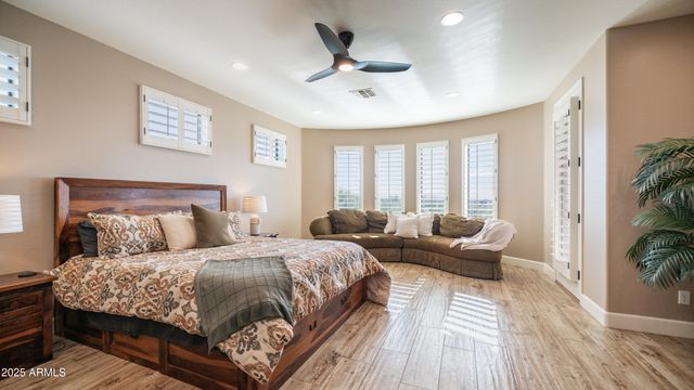 8449 E JENSEN Street, Mesa, AZ 85207